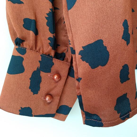 Women L Animal Print Mock Neck Blouse Top Career Work Classic Chic Boho Mob Wife - Picture 7 of 11